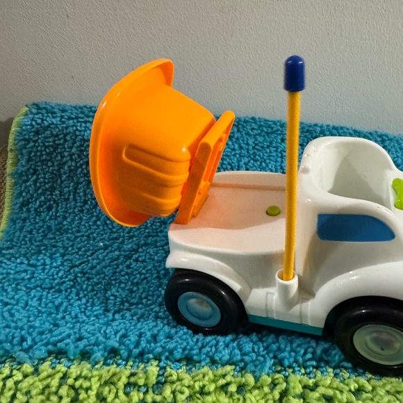 Colorful Kids Toy Car with Antenna - Picture 6 of 8